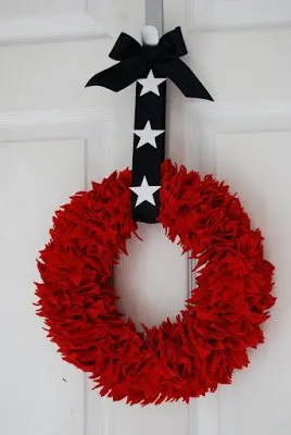 felt-stars-patriotic-wreath