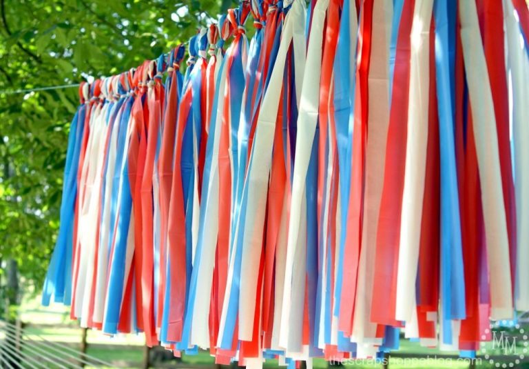 Outdoor Patriotic Tassel Garland