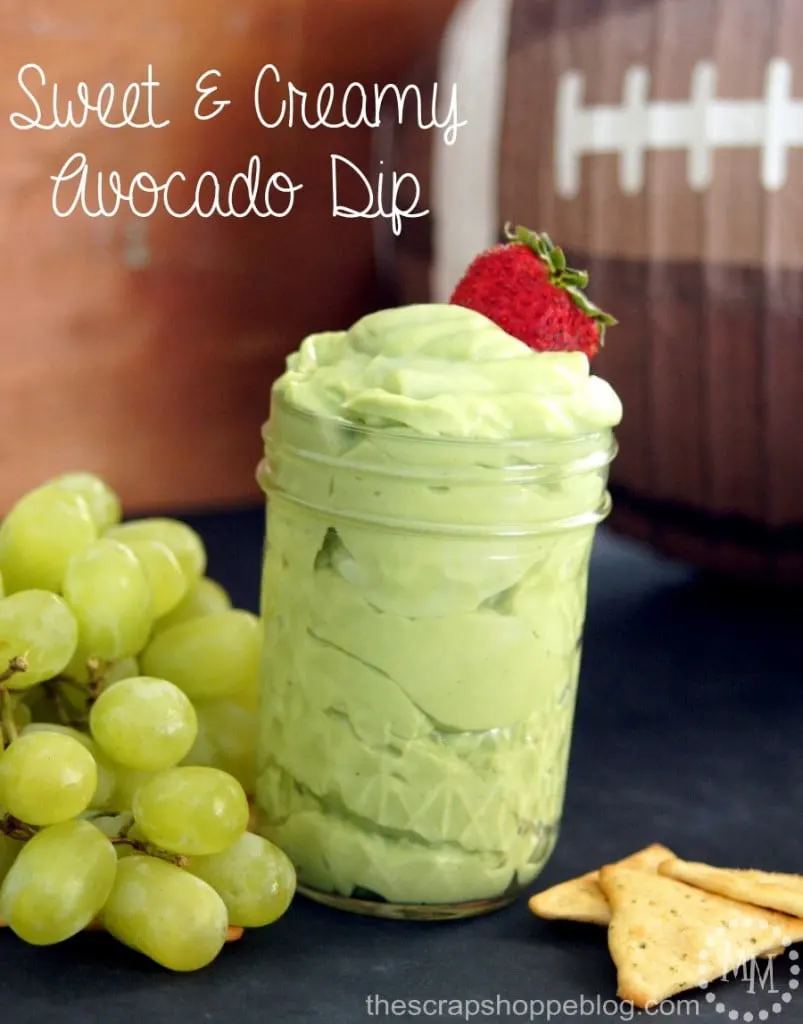 Sweet & Creamy Avocado Dip - great Game Day snack! #MeatlessMondayNight