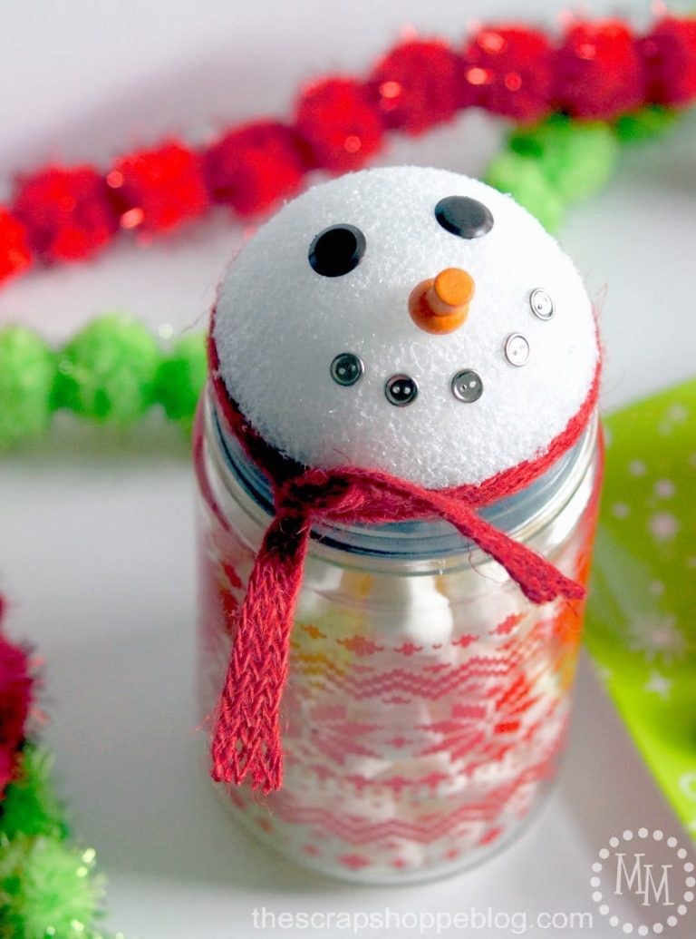 Super Simple Snowman Gift Jars - a great neighbor or teacher gift idea!