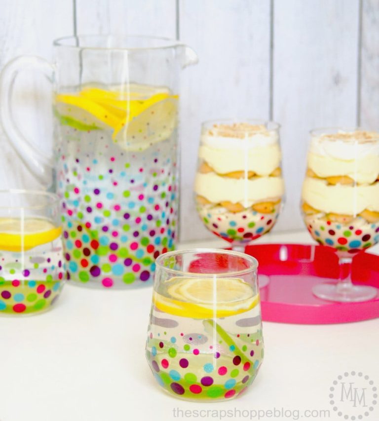 DIY Confetti Cups - perfect for a fun get together! Made with transparent glitter adhesive vinyl.