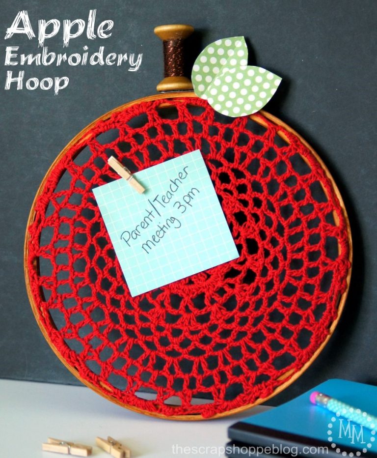 Turn an embroidery hoop into an apple perfect for hanging notes for class. Such a fun teacher gift idea for back to school!