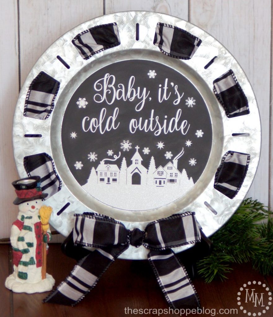 Beat the post Christmas blues with some fun winter decor like this chalkboard winter scene made with adhesive vinyl!