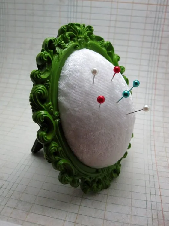 picture frame pin cushion