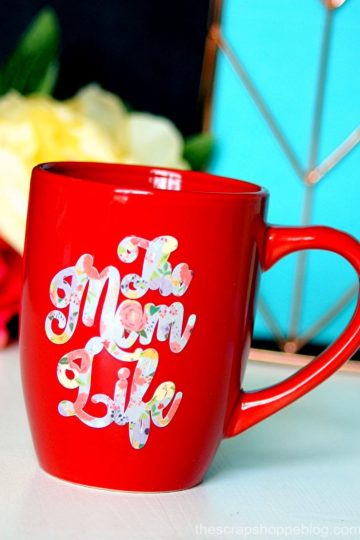 Make mom a new mug for Mother's Day using this cute floral file for printable adhesive vinyl!