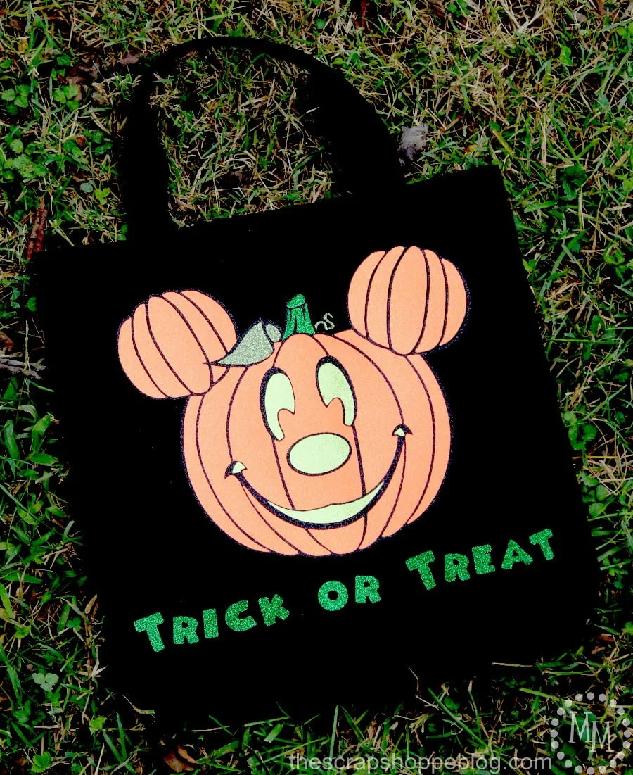 Celebrate Halloween in Disney style and make a fun Mickey pumpkin trick or treat bag with this FREE cut file!