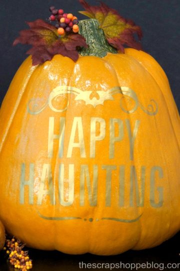 This ghoulishly glam pumpkin is perfectly topped off with gold adhesive vinyl!