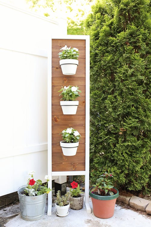 Fresh herbs are the BEST for cooking! Grow your own with these adorable planter ideas!