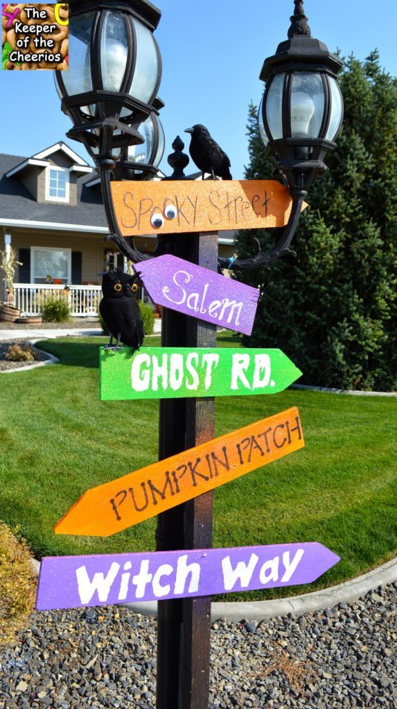 These DIY Halloween signs are great decor for your home!