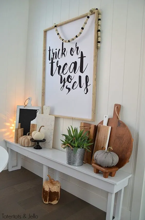 These DIY Halloween signs are great decor for your home!