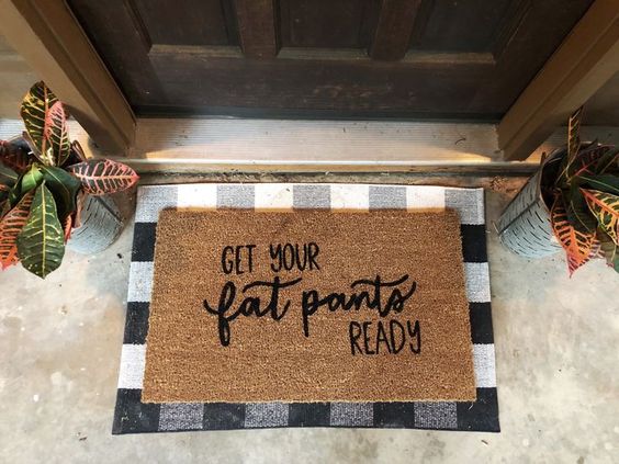 DIY Fall Doormats to dress up your front porch!