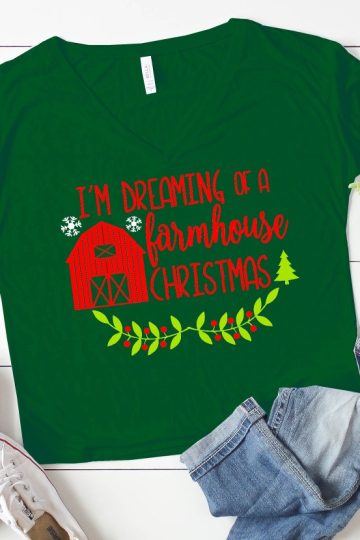 Are you dreaming of a farmhouse Christmas? Get the FREE SVG cute file!