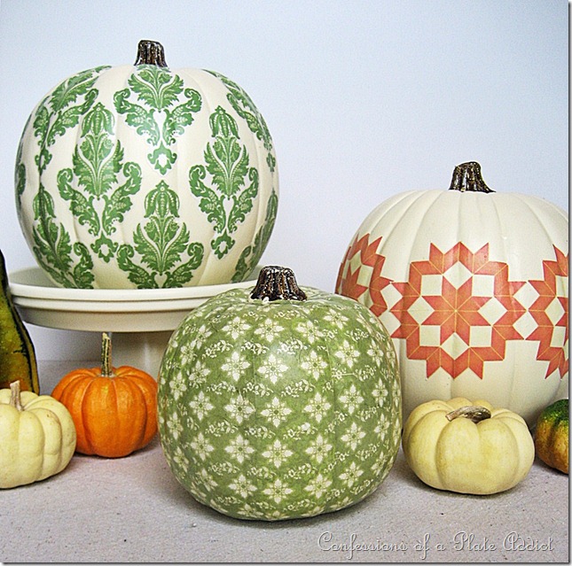 21 Fabulous Cute No Carve Pumpkin Ideas featured by top US craft blog, Flamingo Toes