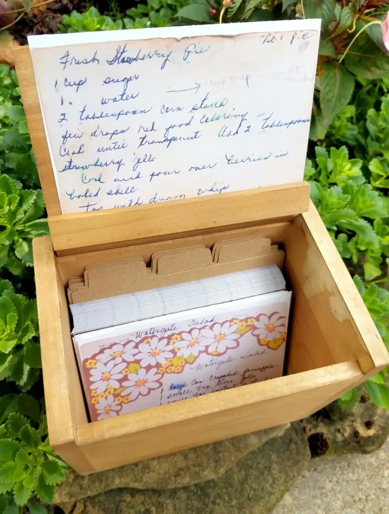 Family Recipe Box with FREE Cut File