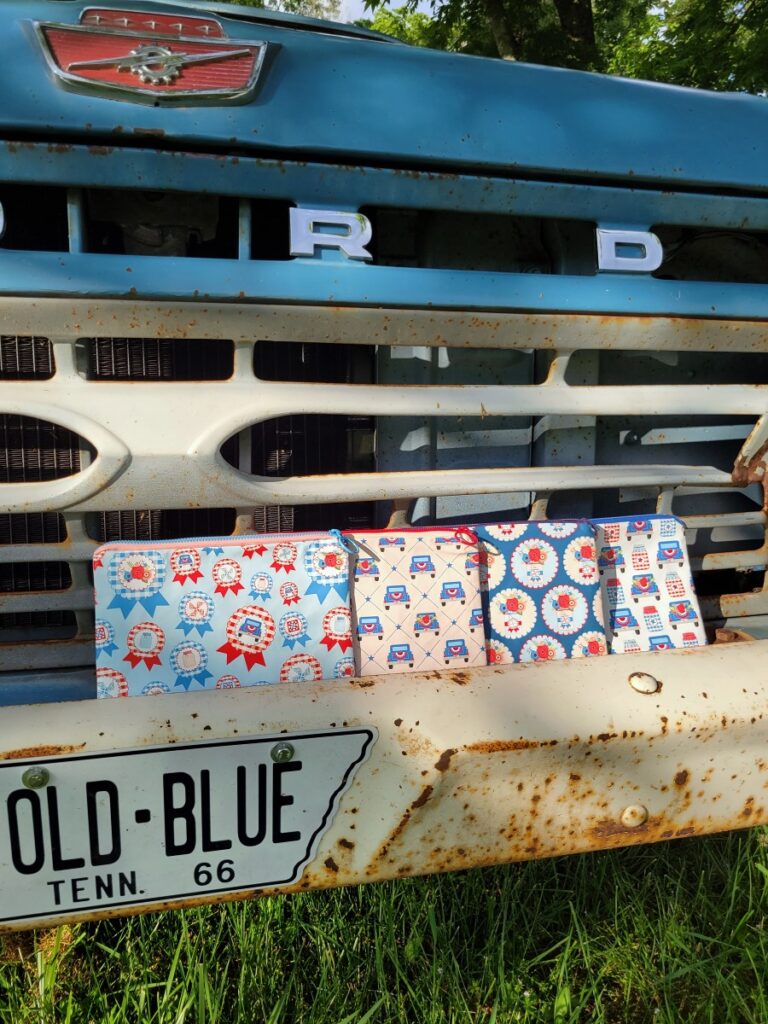 patriotic farmhouse htv zipper pouches