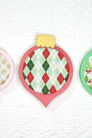 Christmas Ornament Embroidery Hoops with fabric