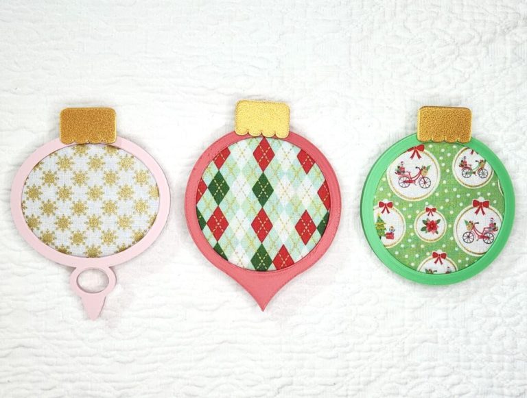 Christmas Ornament Embroidery Hoops with fabric